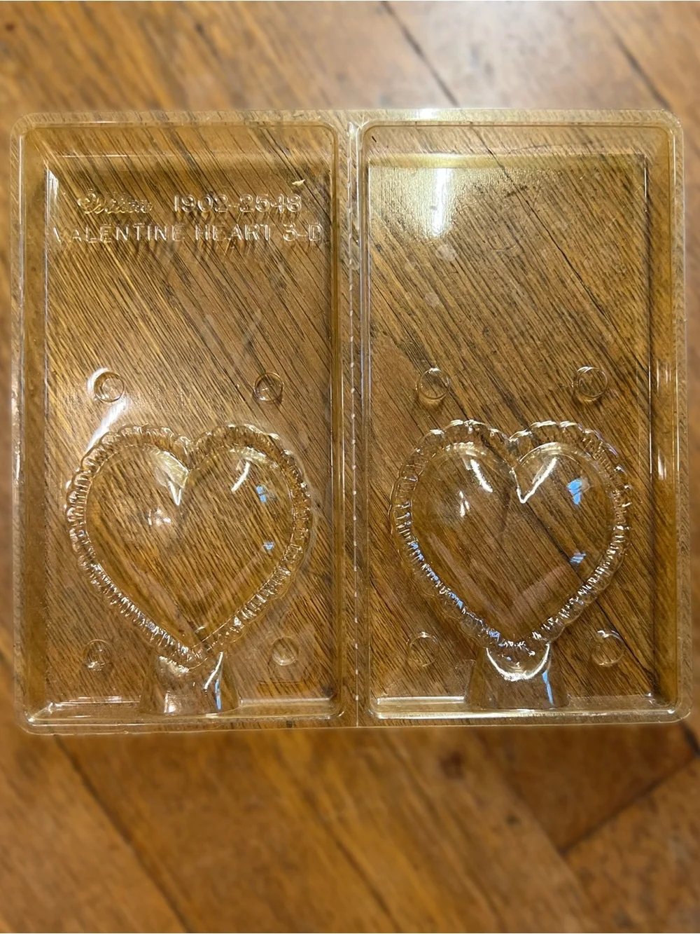 Wilton clear plastic